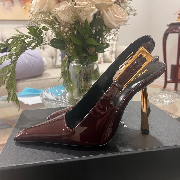 Authentic Brand new Saint Laurent Lee embellished patent-leather slingback pumps - Picture 3 of 8
